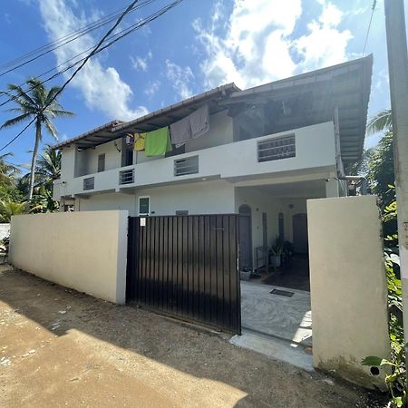 Hawara Coliving Midigama Hotel Exterior foto